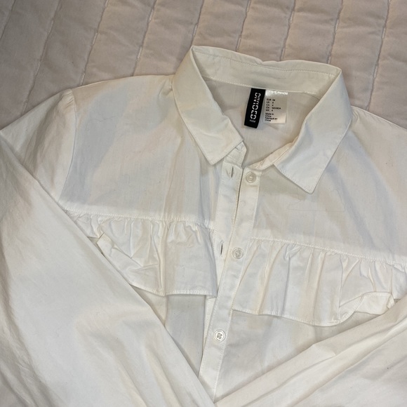 HM ruffle button down - Picture 3 of 3